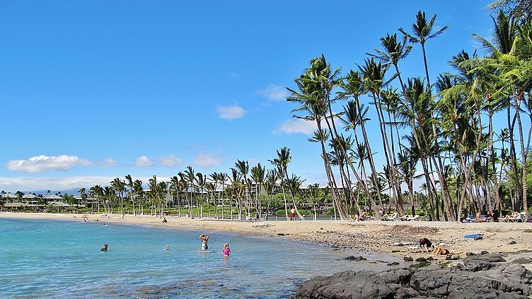 Anaeho'omalu Strand Anaehoomalu-bay-beach