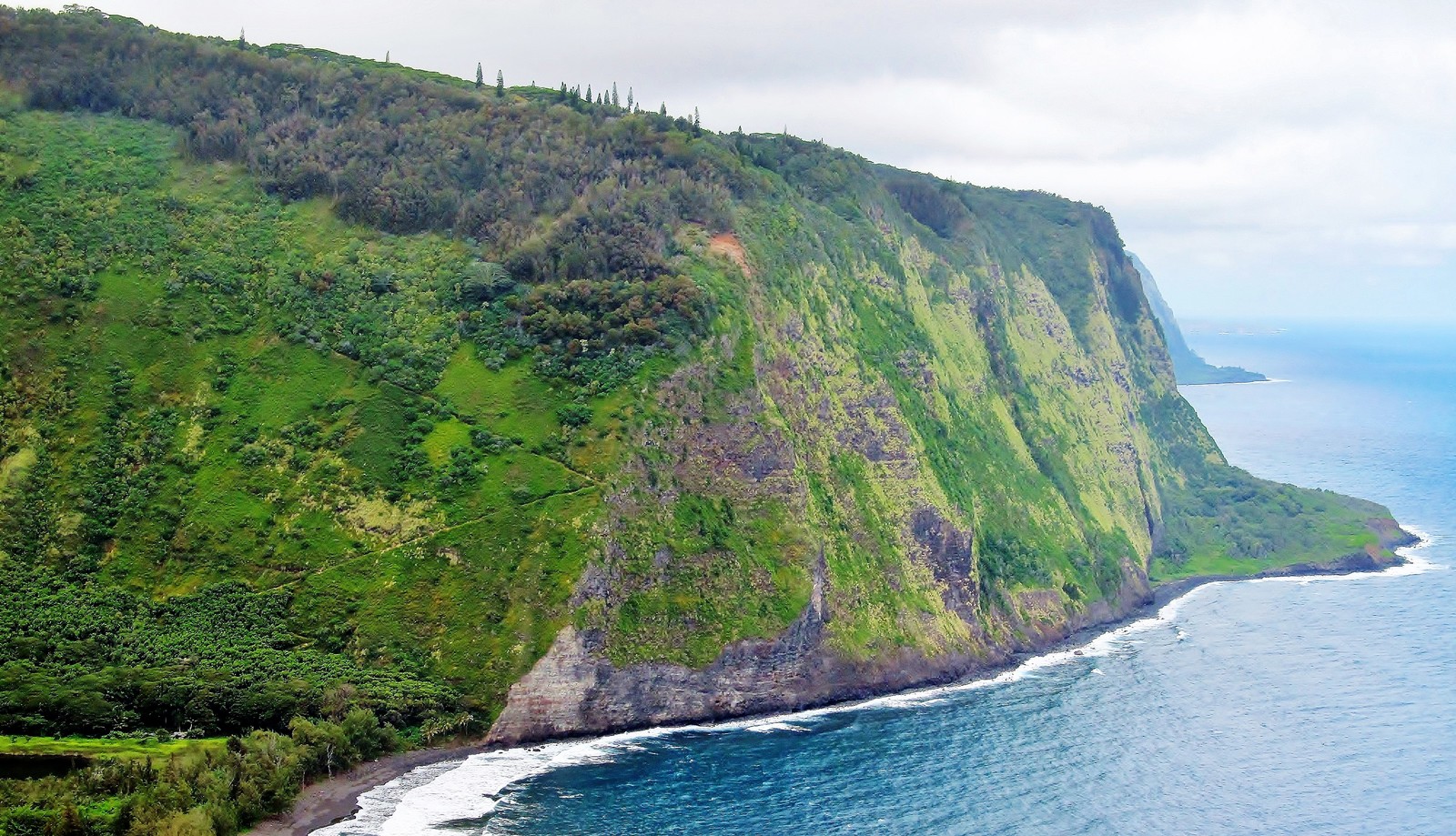 Big Island helicopter tour over Waipi'o Valley