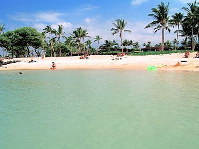 Kikaua Beach - peaceful and picturesque