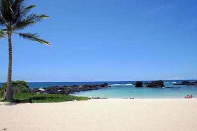 Kikaua Beach - smooth sand along a sheltered cove