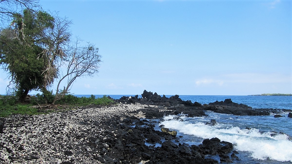 Manini Beach Park shoreline