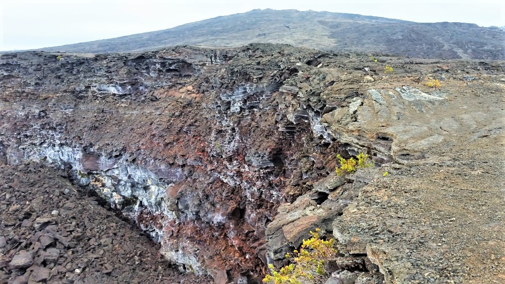 Mauna Ulu crater
