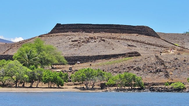 Pu'ukohola and Mailekini Heiau