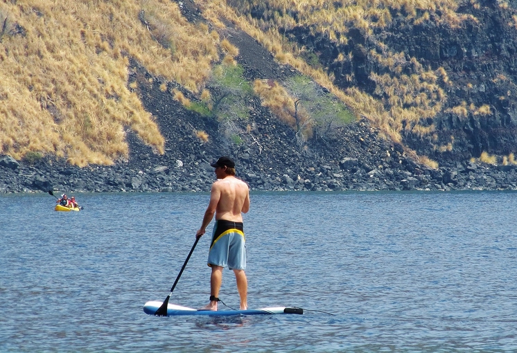 Stand up paddle boarding on Kealakekua Bay