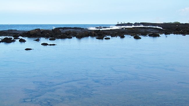 Wawaloli Beach tide pools