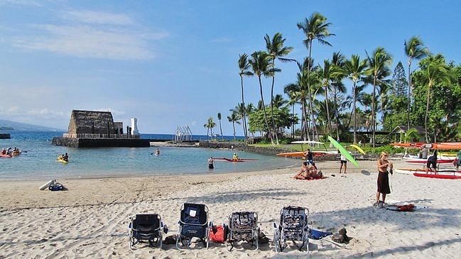 Kamakahonu Beach is one of the nicer Kona beaches