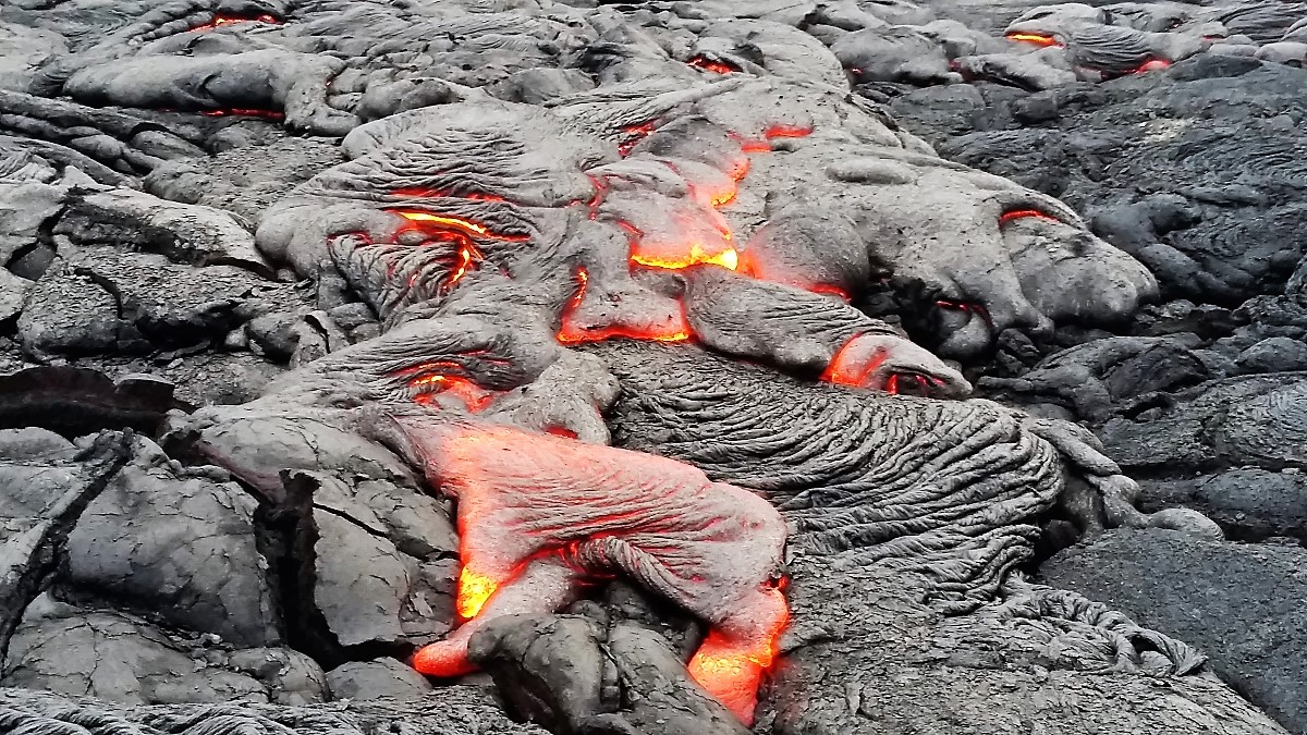 Pu'u 'O'o lava flow at Kamokuna