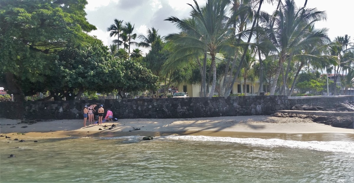 Niumalu Beach on Ali'i Drive in Kona